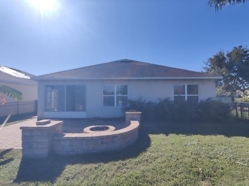 На продажу: $341,750 (4 спален, 2 ванн, 1806 Квадратных фут)