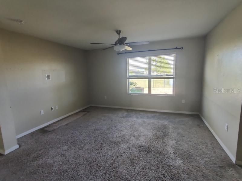 На продажу: $341,750 (4 спален, 2 ванн, 1806 Квадратных фут)