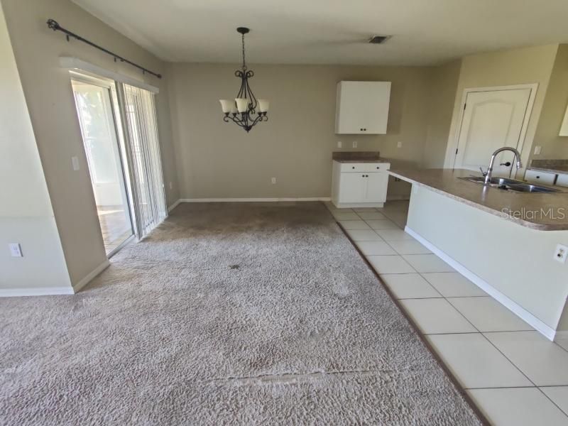 На продажу: $341,750 (4 спален, 2 ванн, 1806 Квадратных фут)