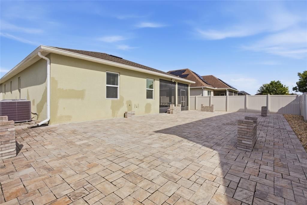 For Sale: $505,900 (3 beds, 2 baths, 2026 Square Feet)