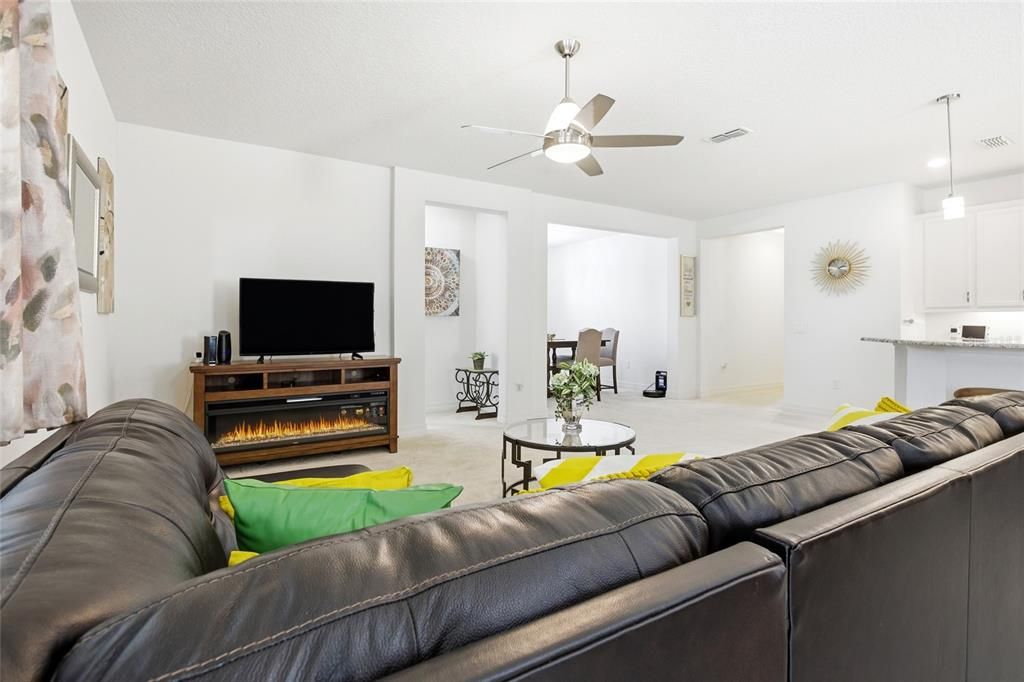 For Sale: $505,900 (3 beds, 2 baths, 2026 Square Feet)