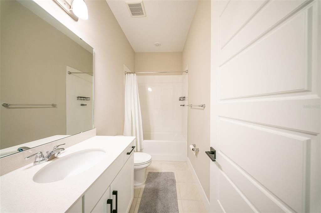 出租: $3,700 (3 贝兹, 2 浴室, 2072 平方英尺)