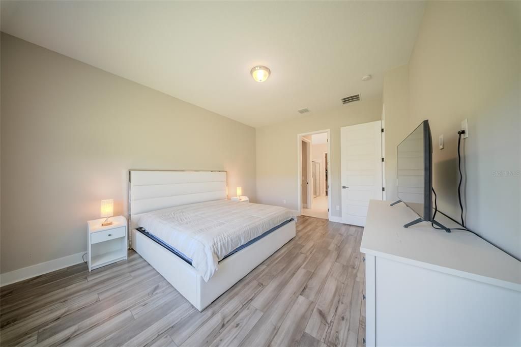 出租: $3,700 (3 贝兹, 2 浴室, 2072 平方英尺)