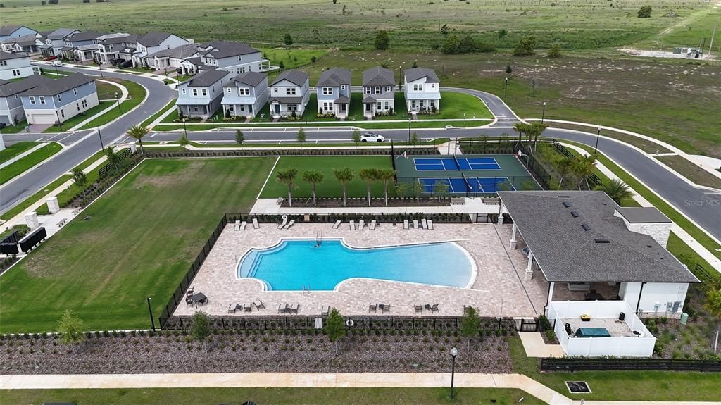 出租: $3,700 (3 贝兹, 2 浴室, 2072 平方英尺)