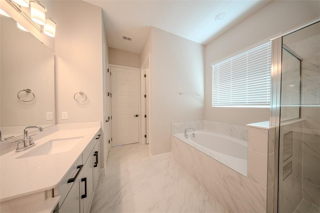 出租: $3,700 (3 贝兹, 2 浴室, 2072 平方英尺)