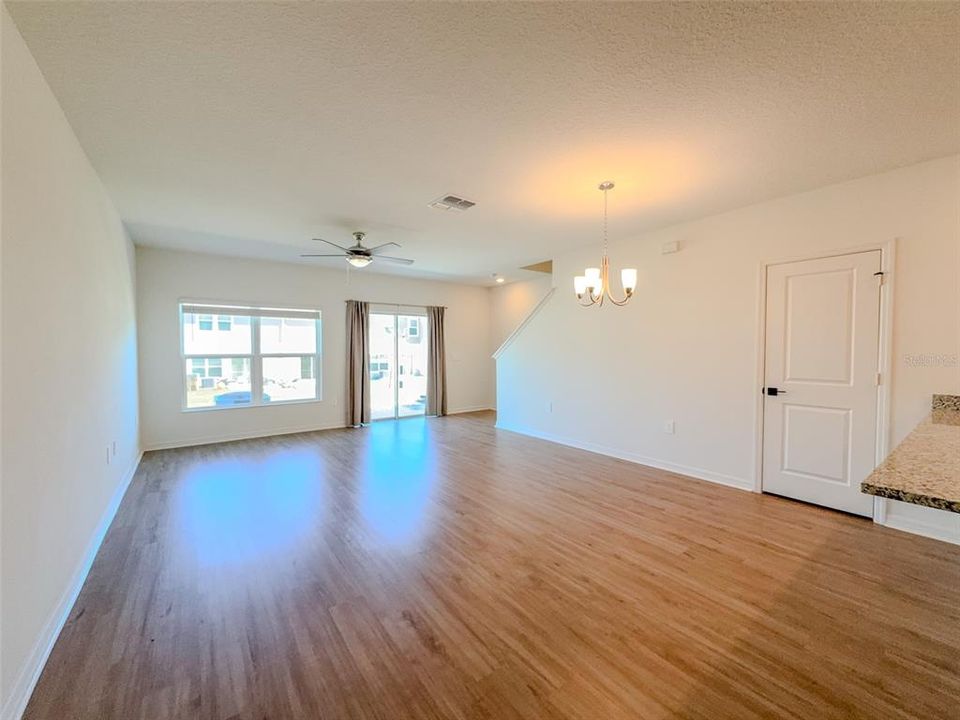 На продажу: $358,000 (3 спален, 2 ванн, 1453 Квадратных фут)