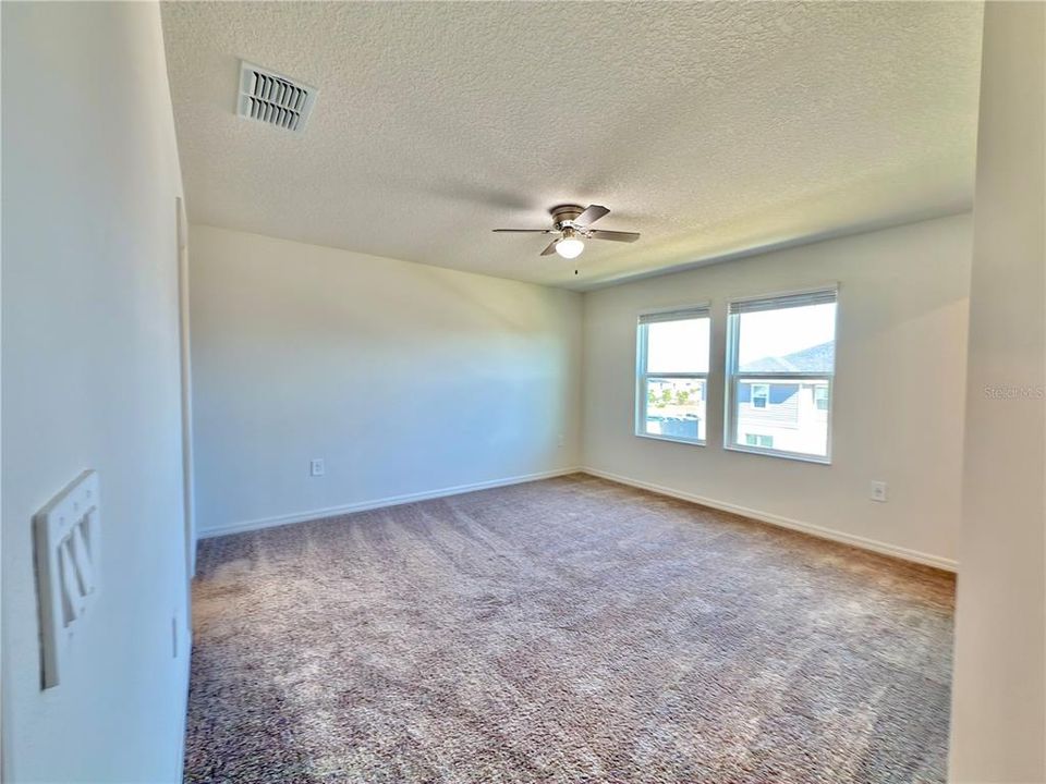 На продажу: $358,000 (3 спален, 2 ванн, 1453 Квадратных фут)