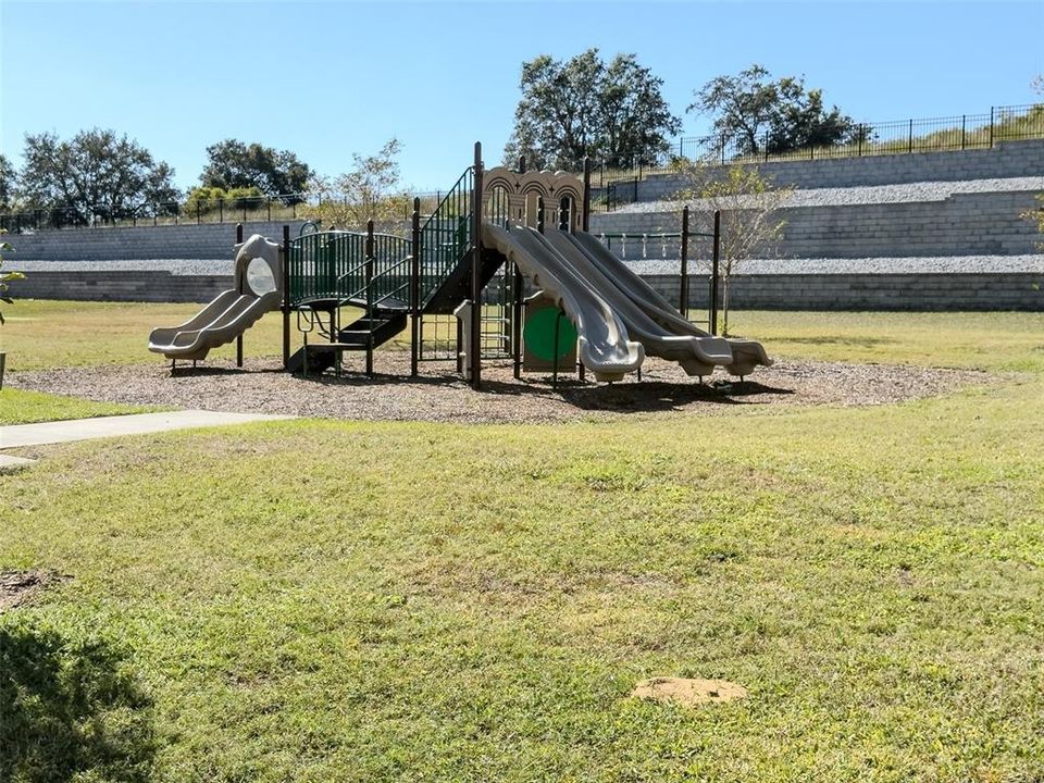 На продажу: $358,000 (3 спален, 2 ванн, 1453 Квадратных фут)