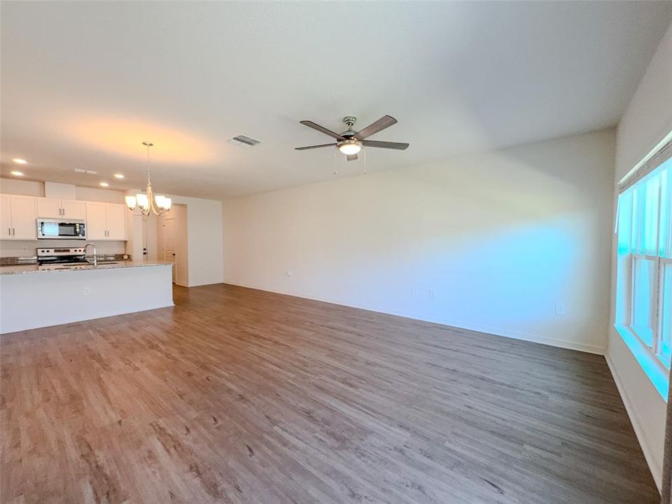 На продажу: $358,000 (3 спален, 2 ванн, 1453 Квадратных фут)