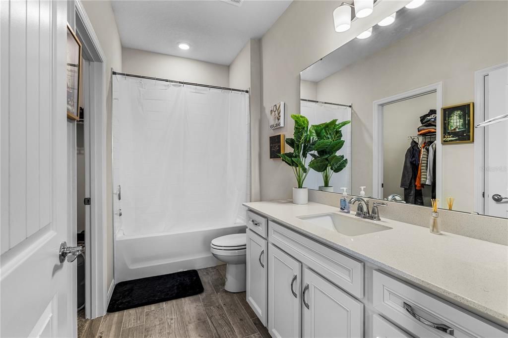 На продажу: $748,000 (5 спален, 3 ванн, 2551 Квадратных фут)