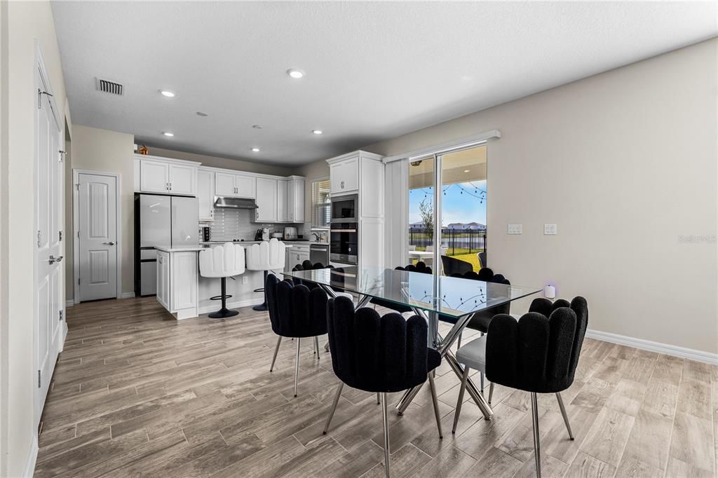 На продажу: $748,000 (5 спален, 3 ванн, 2551 Квадратных фут)