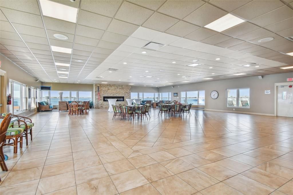 出租: $2,500 (2 贝兹, 1 浴室, 1100 平方英尺)