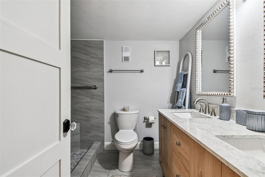 出租: $2,500 (2 贝兹, 1 浴室, 1100 平方英尺)