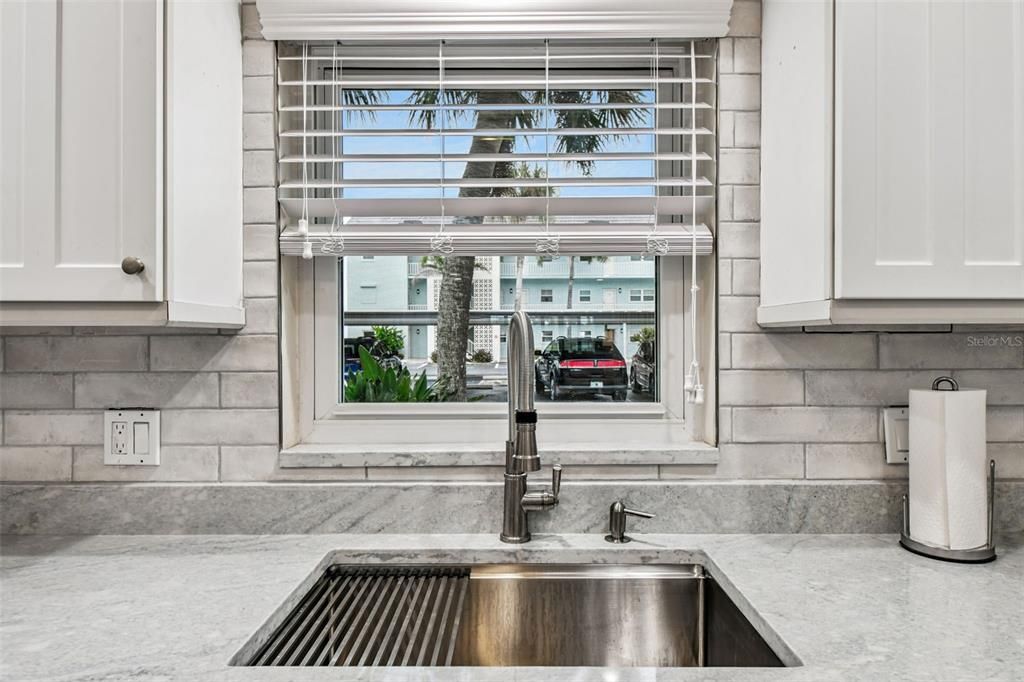 出租: $2,500 (2 贝兹, 1 浴室, 1100 平方英尺)