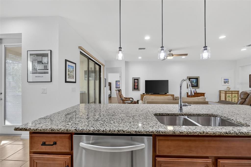 На продажу: $475,000 (3 спален, 2 ванн, 1894 Квадратных фут)