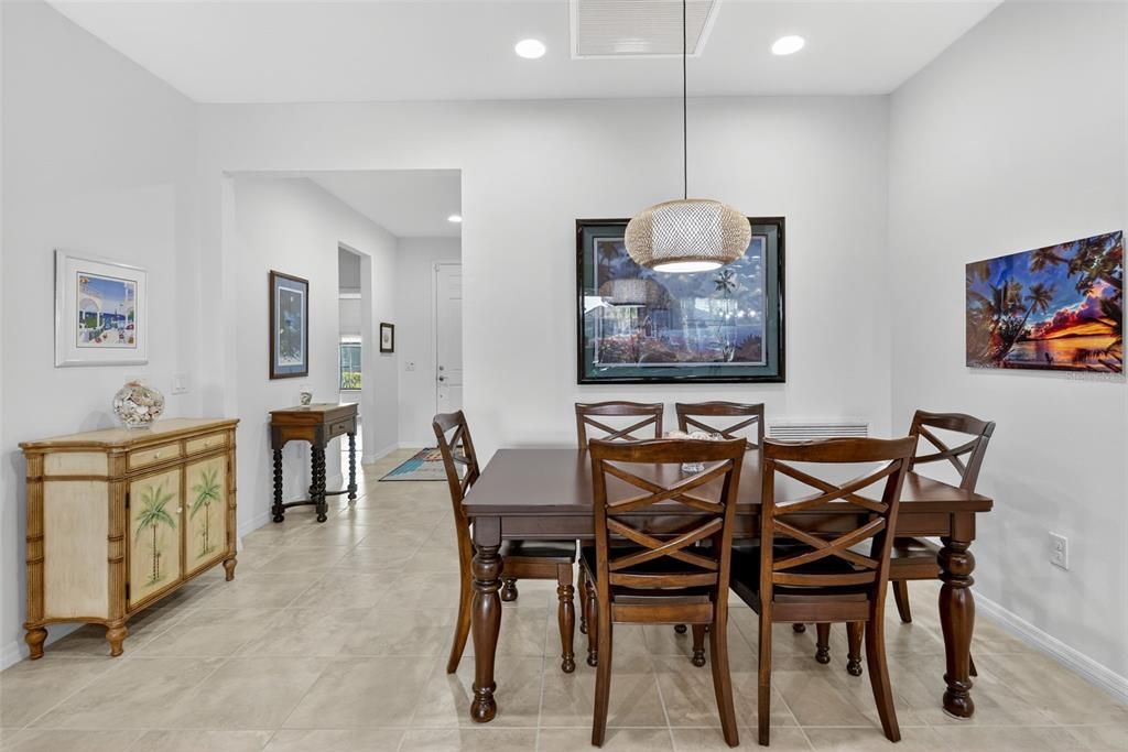 На продажу: $475,000 (3 спален, 2 ванн, 1894 Квадратных фут)