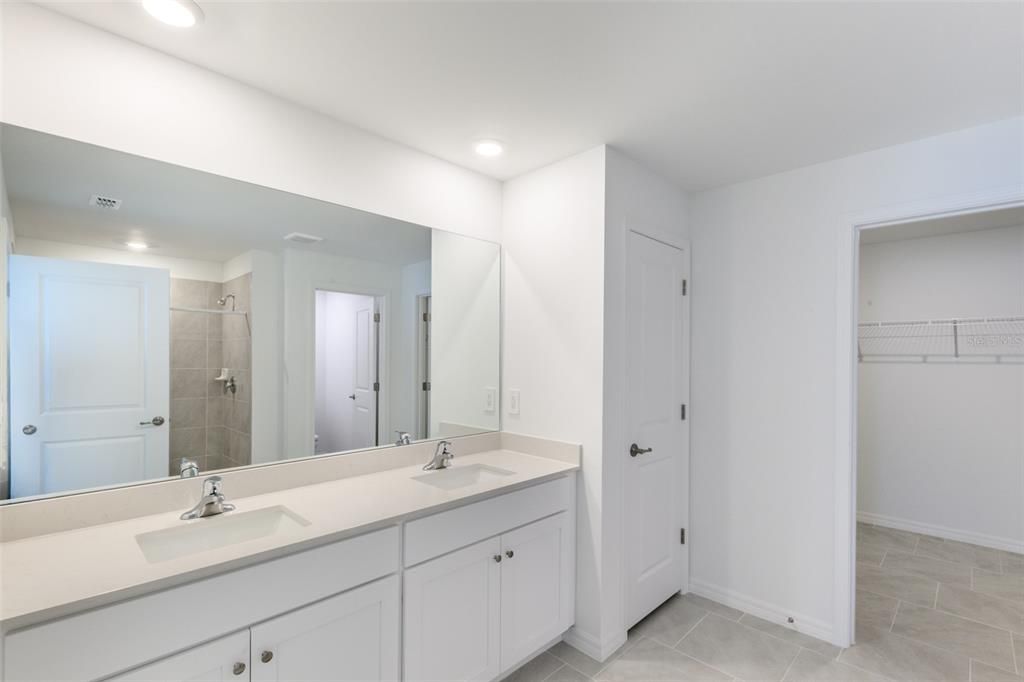 Под контрактом: $1,995 (4 спален, 2 ванн, 1936 Квадратных фут)