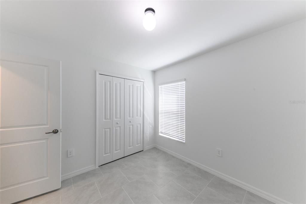 Под контрактом: $1,995 (4 спален, 2 ванн, 1936 Квадратных фут)