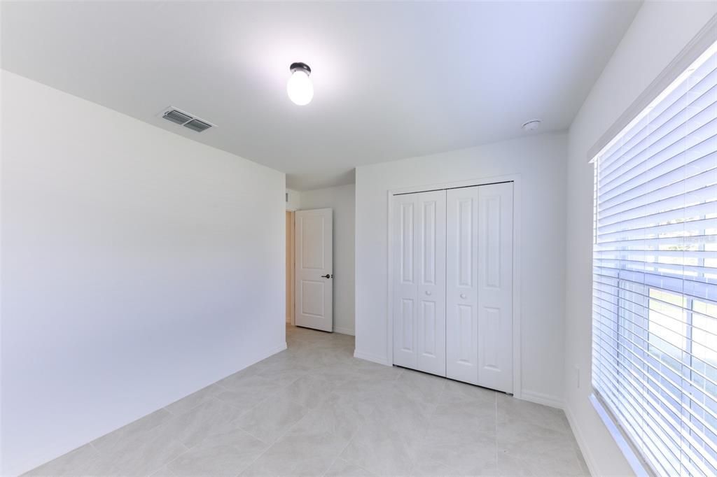 Под контрактом: $1,995 (4 спален, 2 ванн, 1936 Квадратных фут)