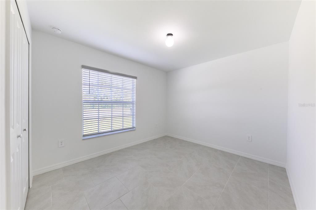 Под контрактом: $1,995 (4 спален, 2 ванн, 1936 Квадратных фут)