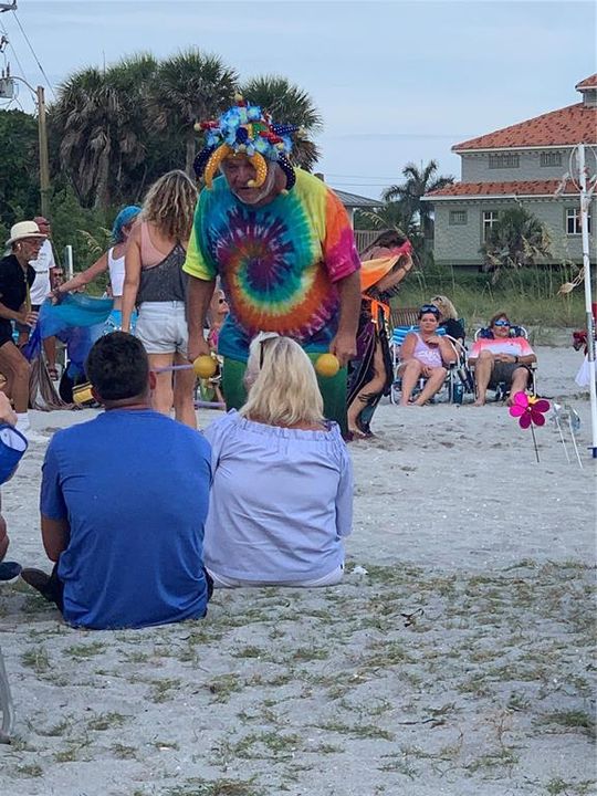 待售: $219,000 (2 贝兹, 2 浴室, 1110 平方英尺)