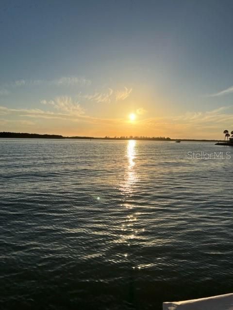 待售: $219,000 (2 贝兹, 2 浴室, 1110 平方英尺)