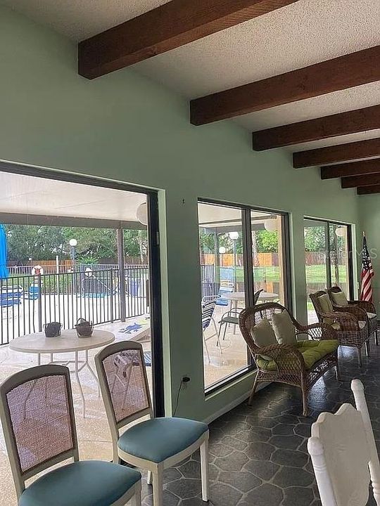 待售: $214,900 (2 贝兹, 2 浴室, 1100 平方英尺)