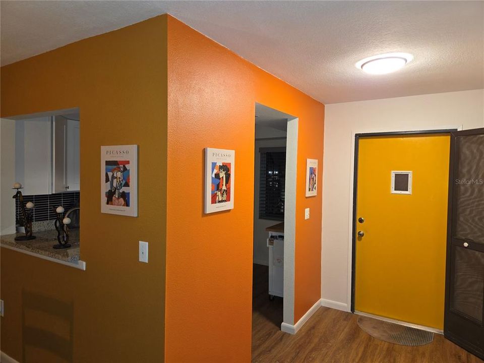 待售: $214,900 (2 贝兹, 2 浴室, 1100 平方英尺)