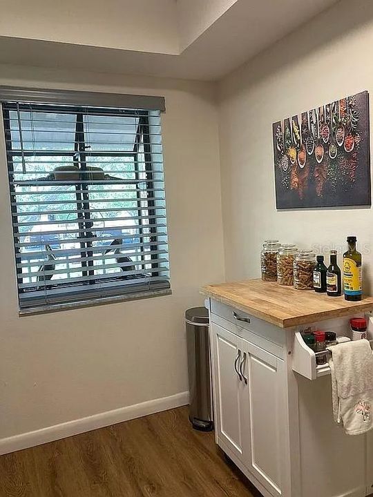 待售: $214,900 (2 贝兹, 2 浴室, 1100 平方英尺)