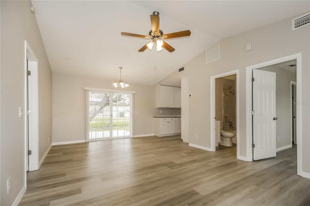 For Rent: $1,760 (3 beds, 2 baths, 1300 Square Feet)