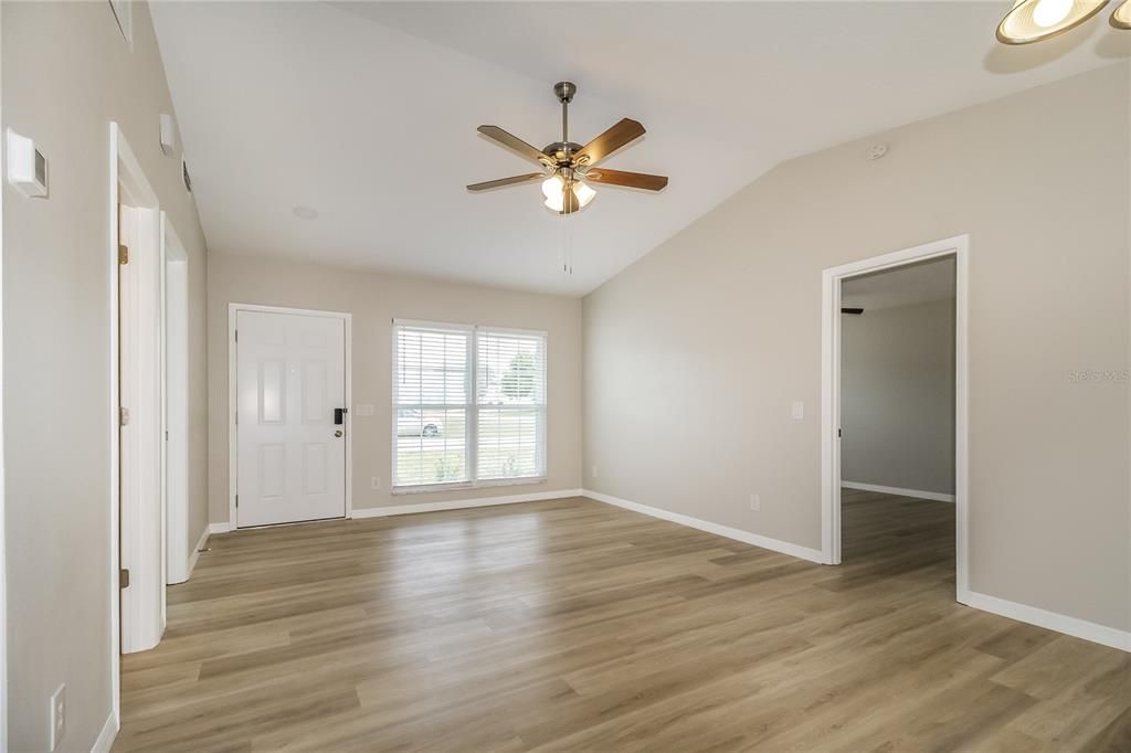 For Rent: $1,760 (3 beds, 2 baths, 1300 Square Feet)