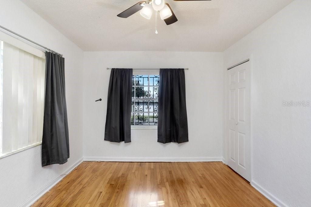 Activo con contrato: $427,000 (3 camas, 2 baños, 1439 Pies cuadrados)