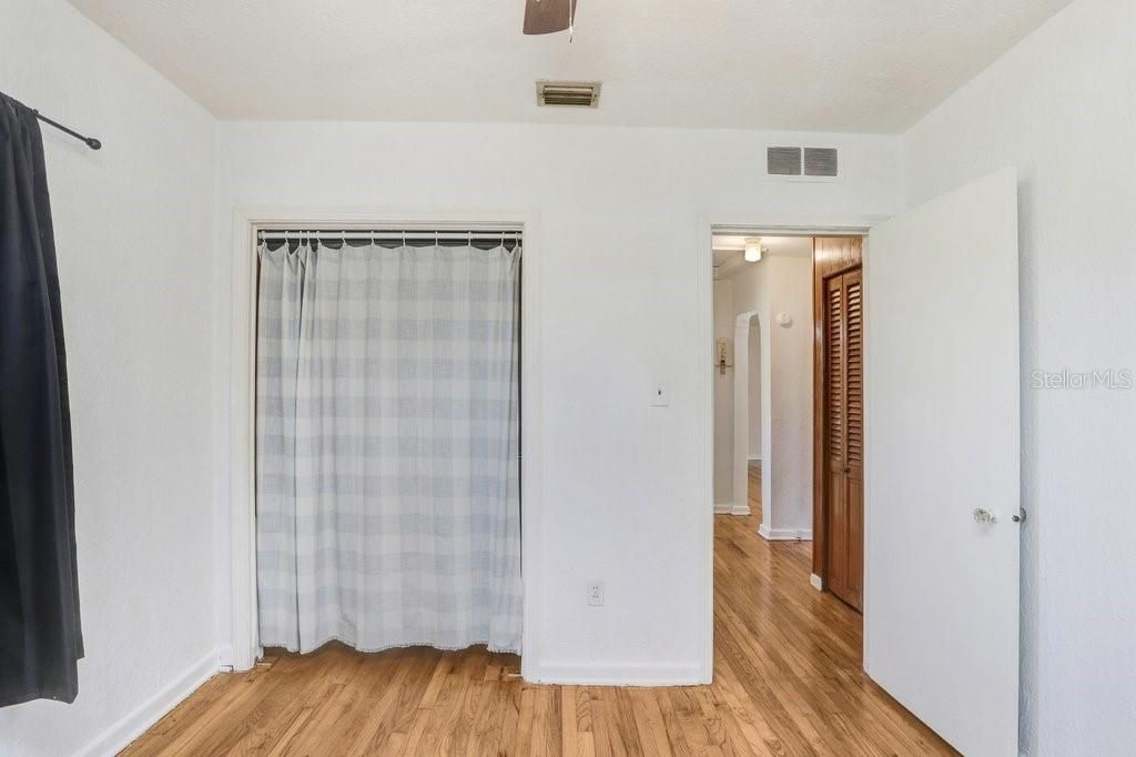 Activo con contrato: $427,000 (3 camas, 2 baños, 1439 Pies cuadrados)