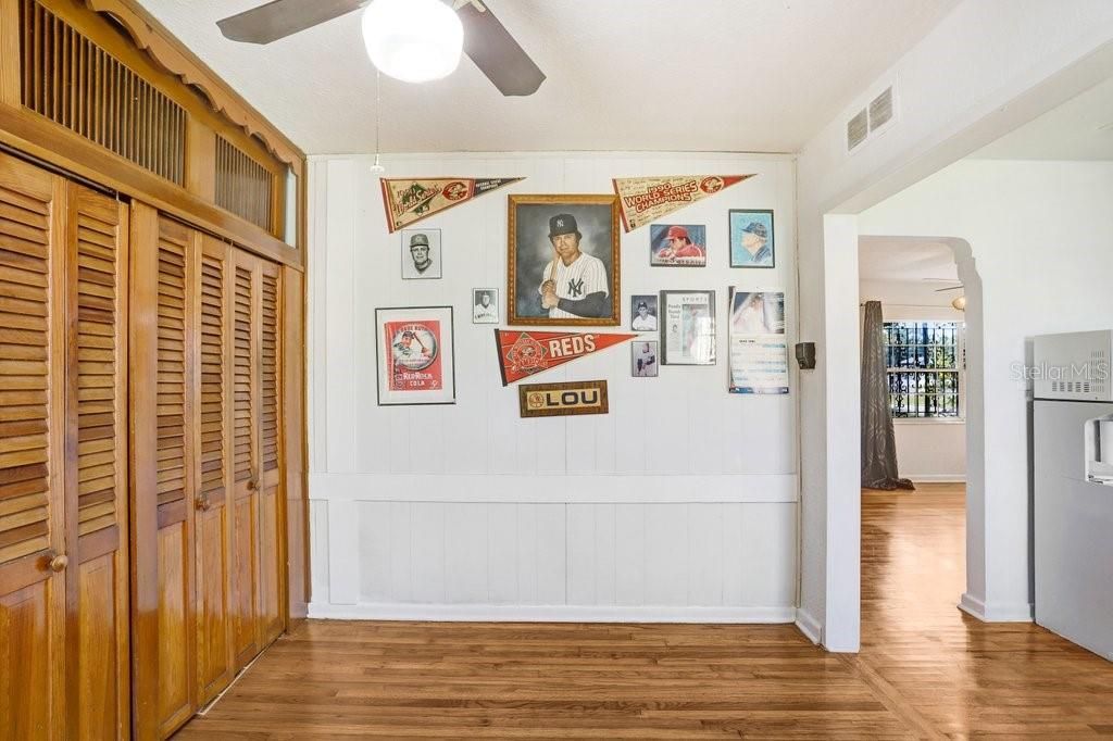 Activo con contrato: $427,000 (3 camas, 2 baños, 1439 Pies cuadrados)