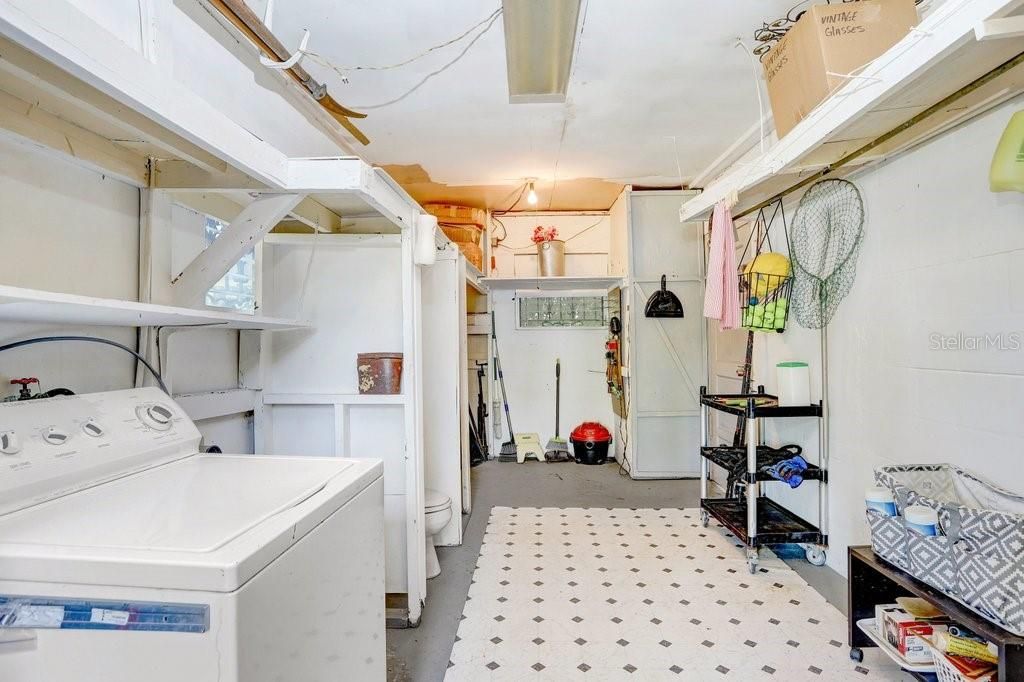 Activo con contrato: $427,000 (3 camas, 2 baños, 1439 Pies cuadrados)