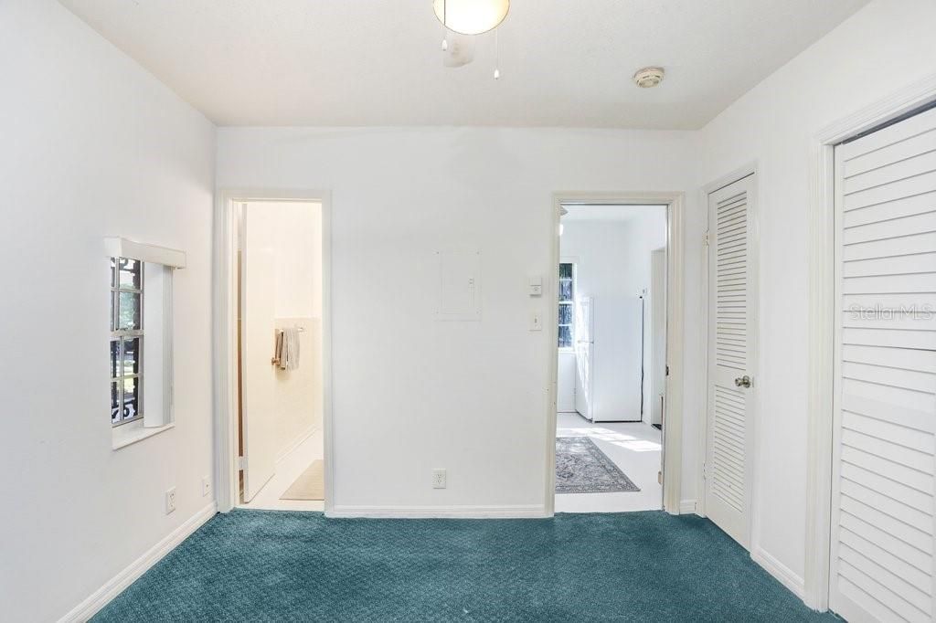 Activo con contrato: $427,000 (3 camas, 2 baños, 1439 Pies cuadrados)