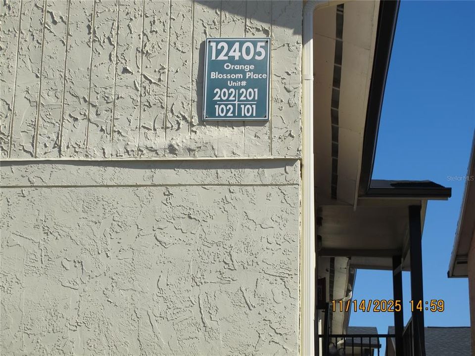 For Rent: $1,300 (2 beds, 1 baths, 899 Square Feet)