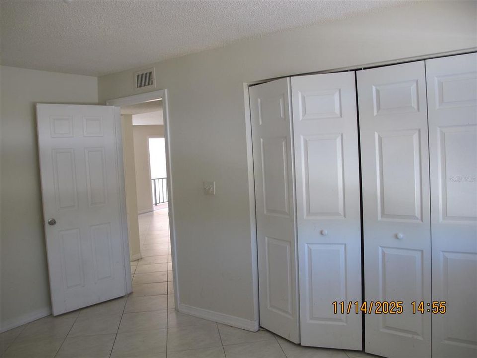 For Rent: $1,300 (2 beds, 1 baths, 899 Square Feet)