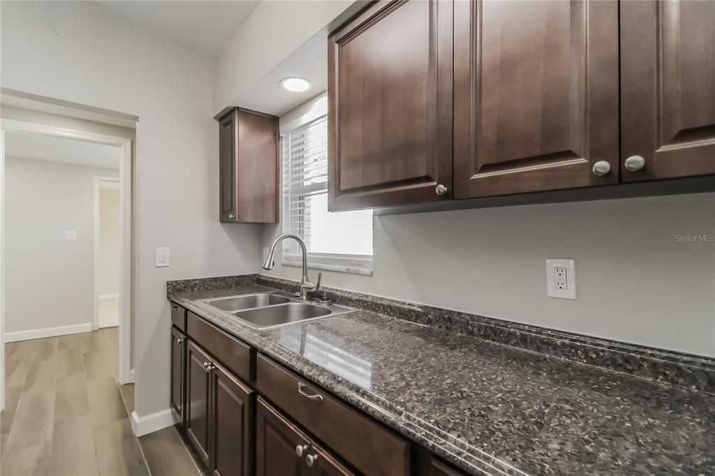 В аренду: $2,185 (3 спален, 2 ванн, 1470 Квадратных фут)