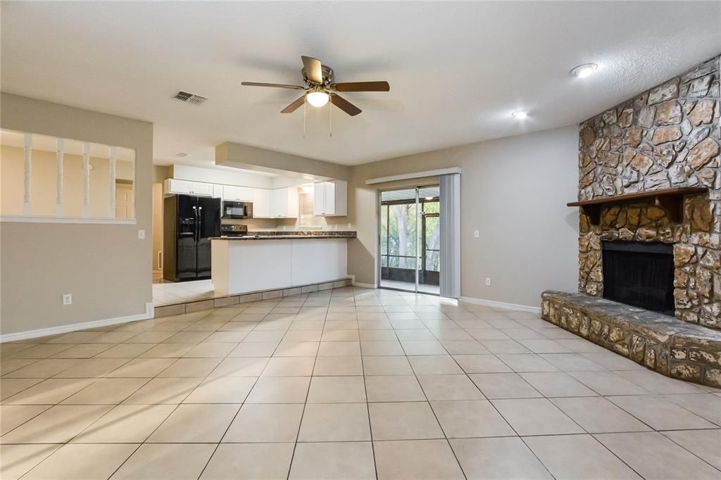 出租: $2,295 (3 贝兹, 2 浴室, 1680 平方英尺)