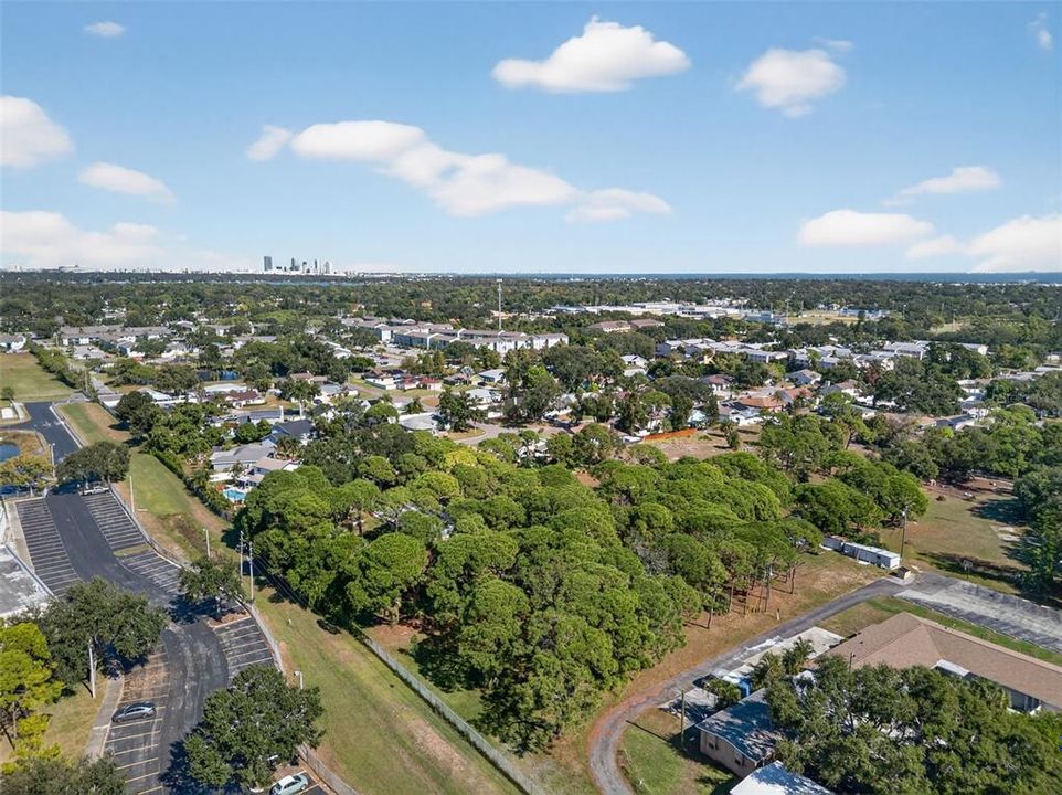 待售: $1,500,000 (2.36 acres)