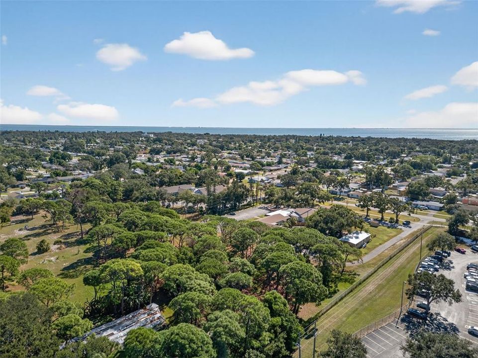 待售: $1,500,000 (2.36 acres)