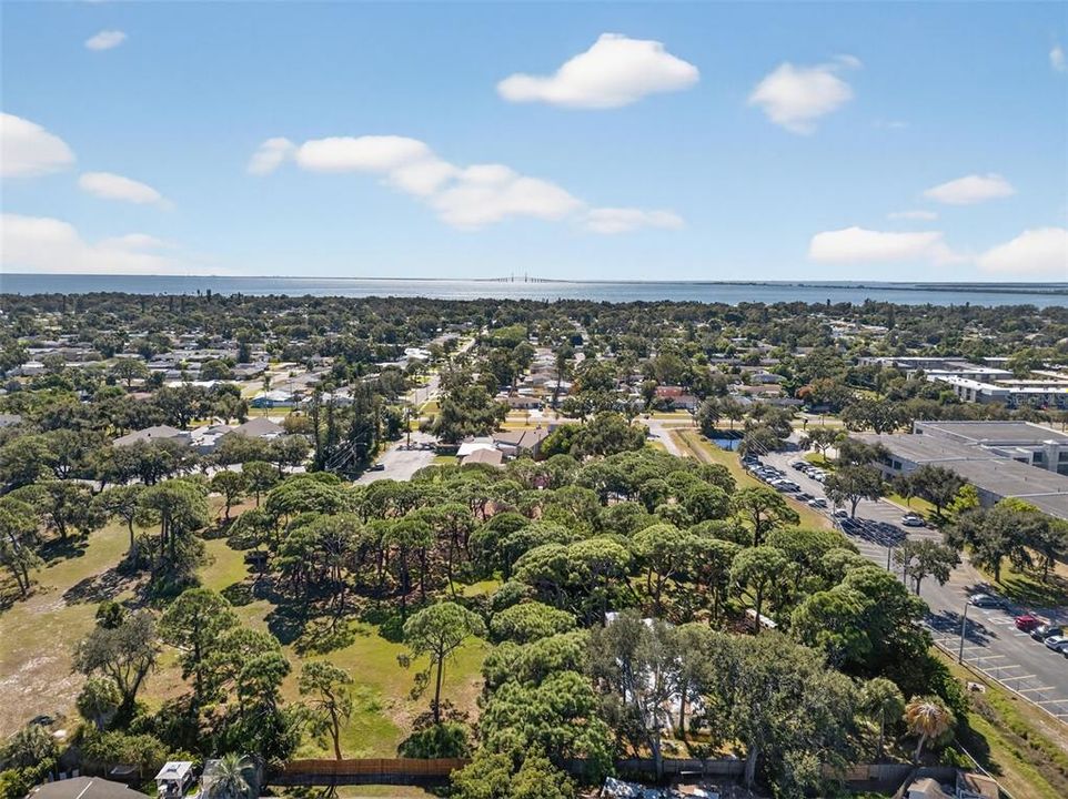 待售: $1,500,000 (2.36 acres)