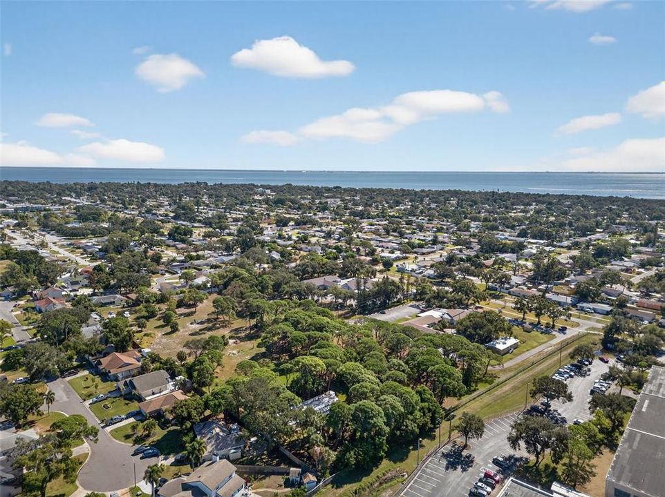 待售: $1,500,000 (2.36 acres)