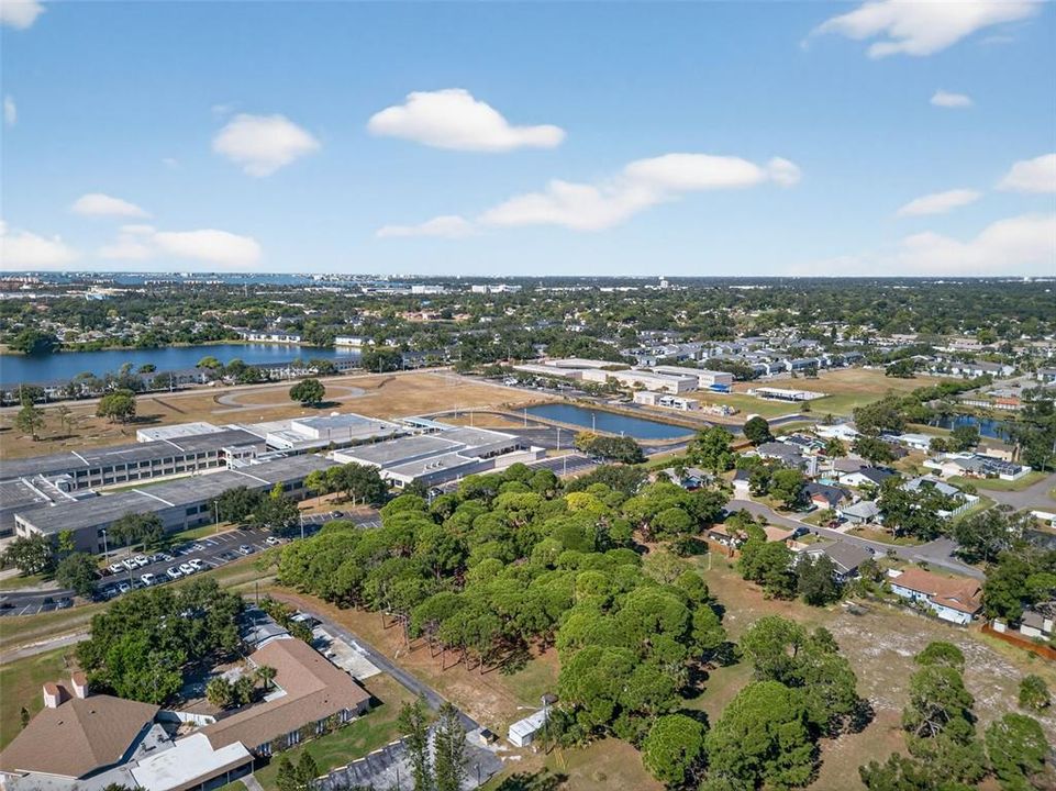 待售: $1,500,000 (2.36 acres)