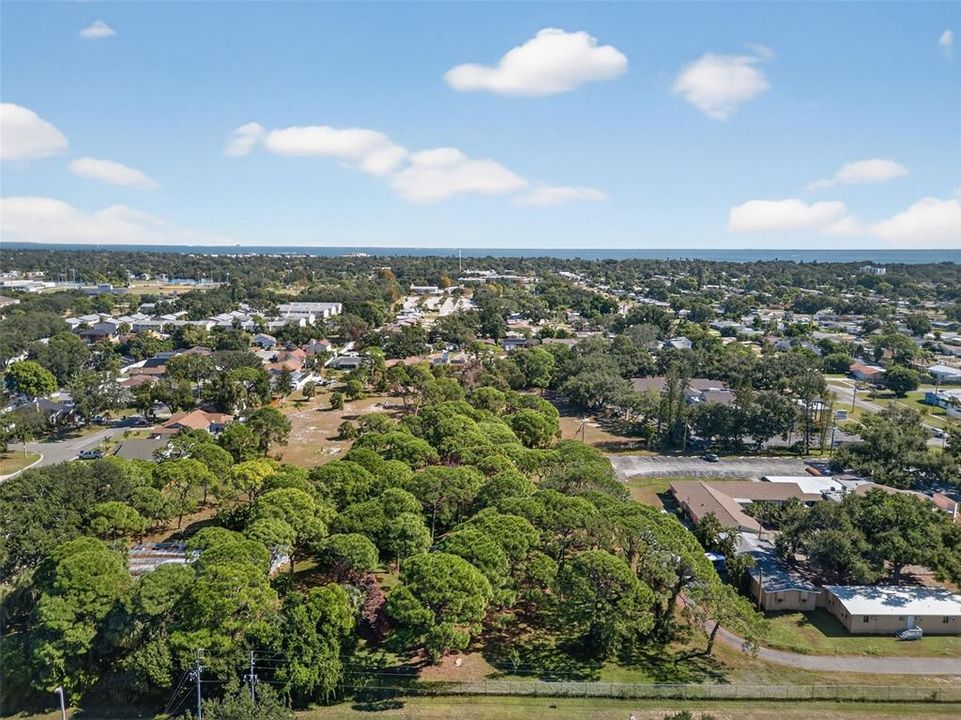 待售: $1,500,000 (2.36 acres)