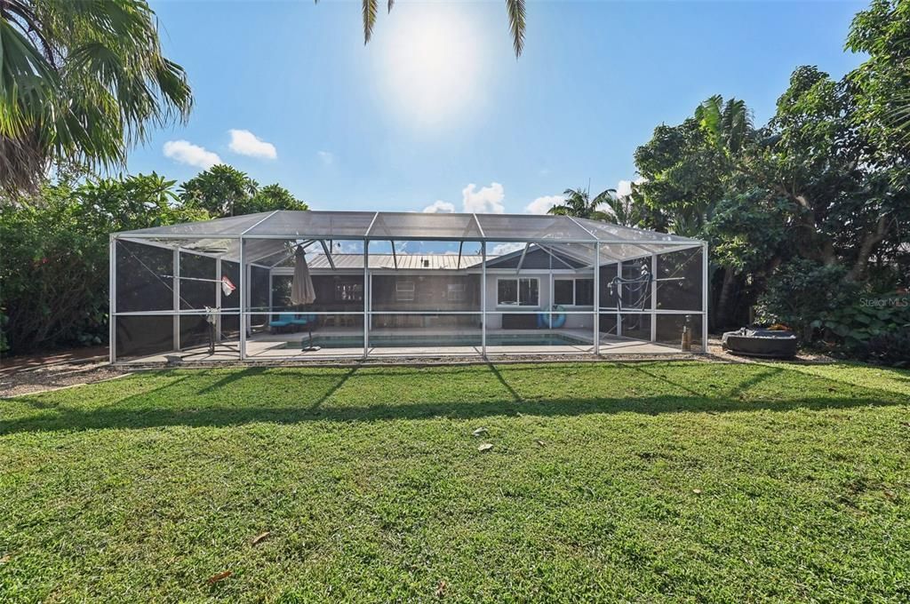 For Sale: $439,000 (2 beds, 2 baths, 1214 Square Feet)