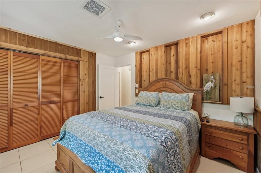 For Sale: $439,000 (2 beds, 2 baths, 1214 Square Feet)