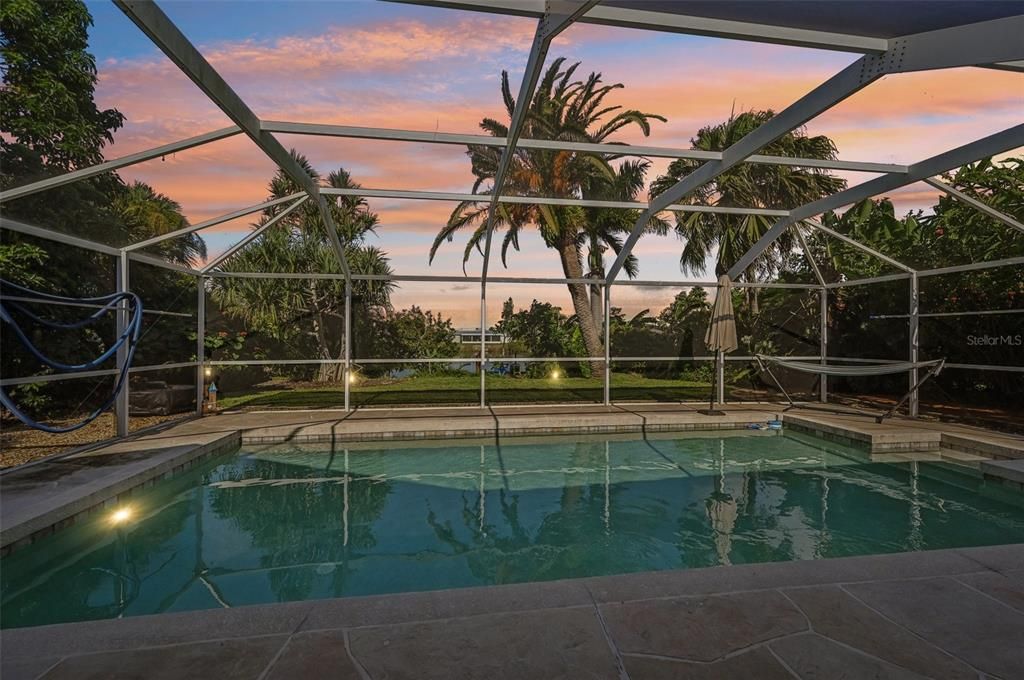 For Sale: $439,000 (2 beds, 2 baths, 1214 Square Feet)