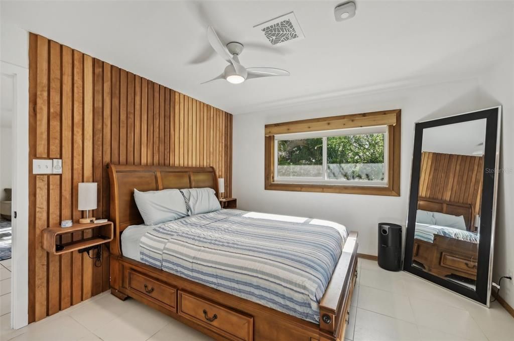 For Sale: $439,000 (2 beds, 2 baths, 1214 Square Feet)